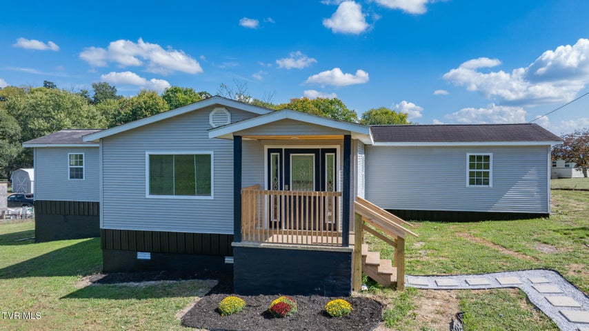 1st photo of 405 Sam Aiken Road