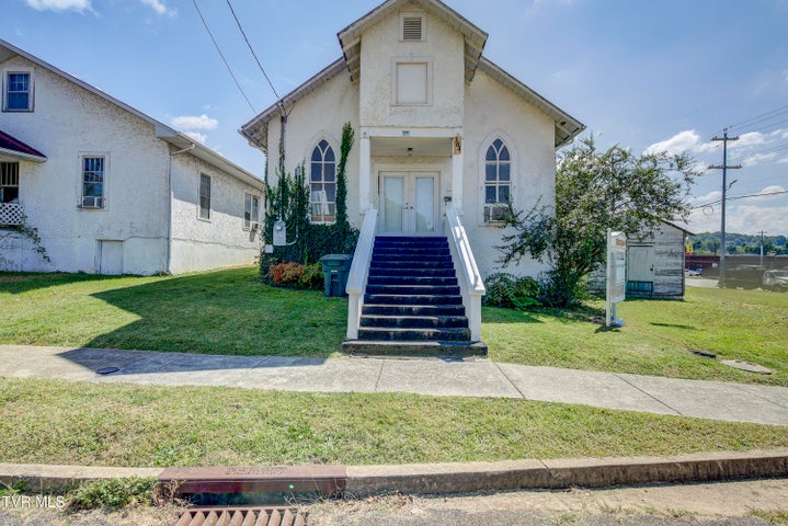 1st photo of 304 Merry Drive