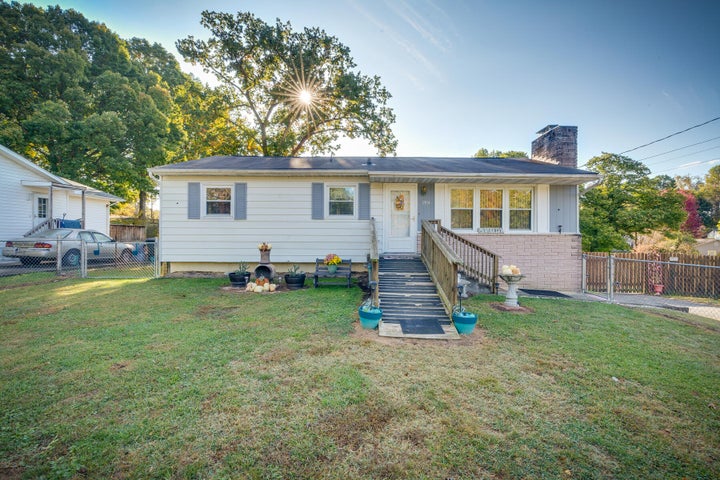 1st photo of 2104 Osborne Street