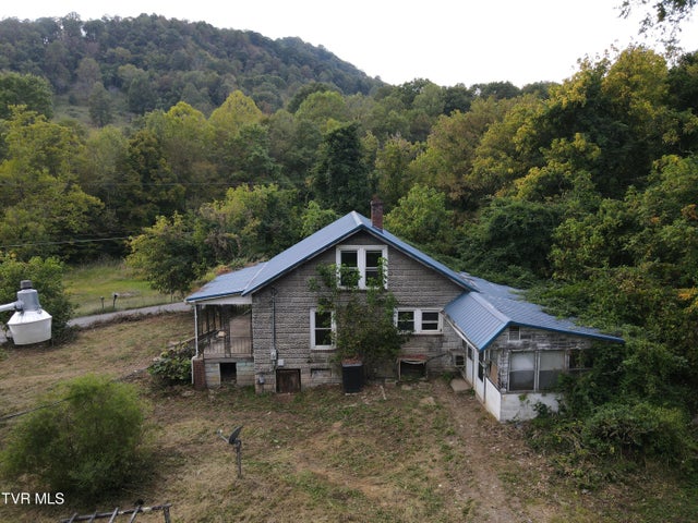 1st photo of 1033 Maple Gap Road