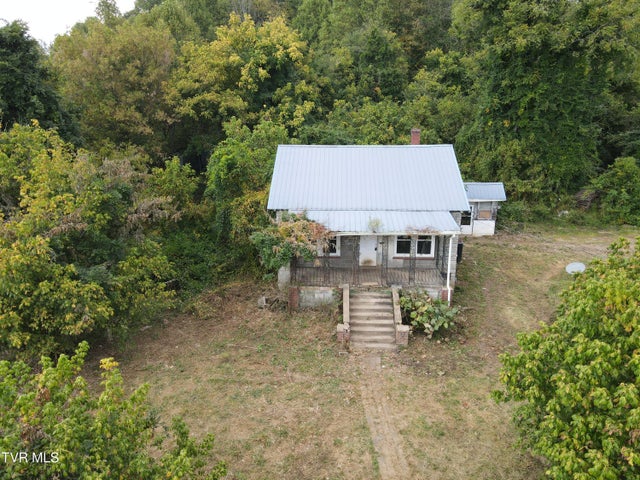 1st photo of 1033 Maple Gap Road