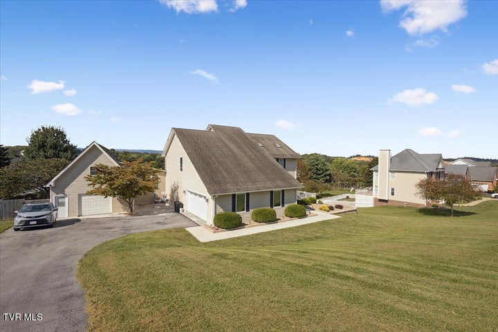 1st photo of 18430 Whites Point Drive