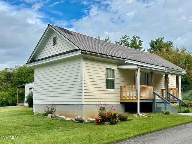 1st photo of 6465 Old Stage Road