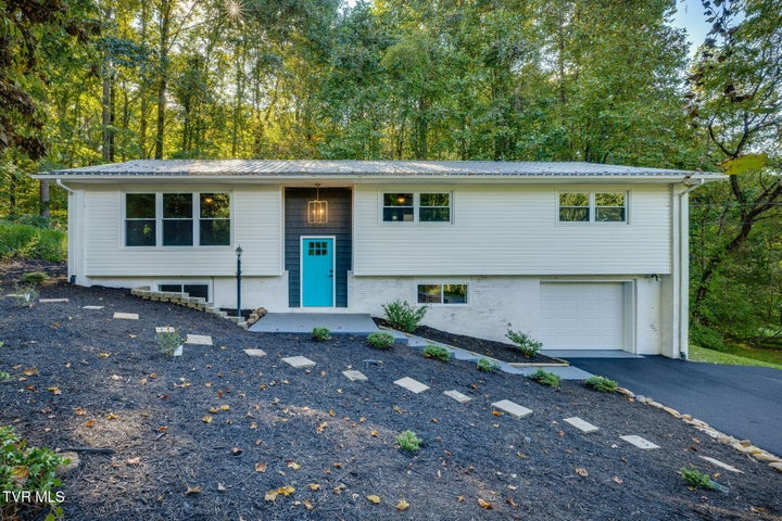 1st photo of 124 Vip Road