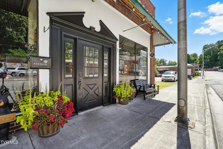 1st photo of 516 Main Street
