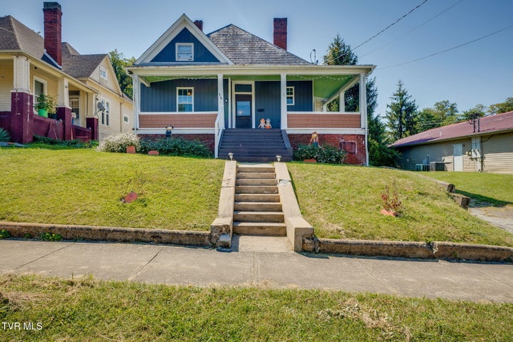 1st photo of 216 Taylor Street