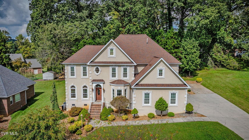 1st photo of 628 Red Oak Plantation Drive