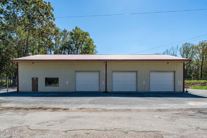 1st photo of 937 Rhea Road