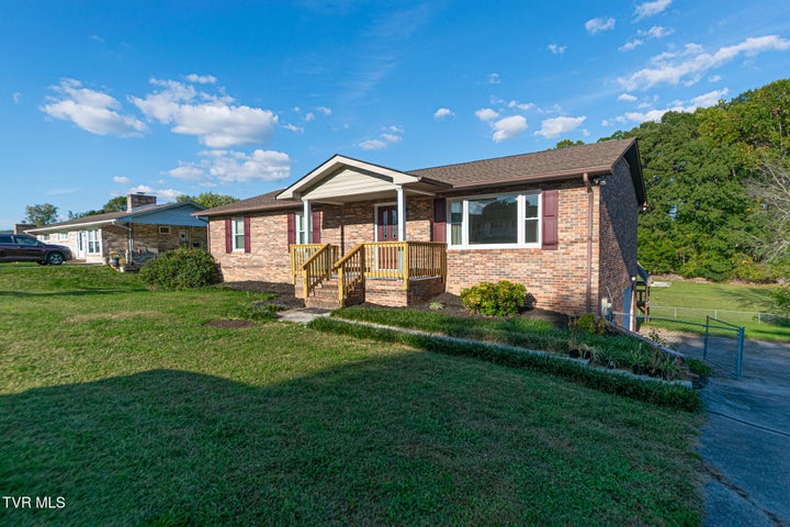 1st photo of 416 Valley View Circle