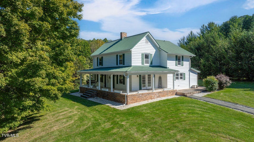 1st photo of 1439 Riverview Drive