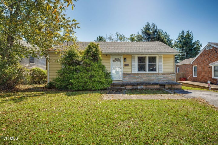 1st photo of 815 Polk Avenue