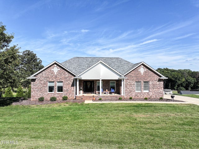 1st photo of 175 Golf Trace Drive