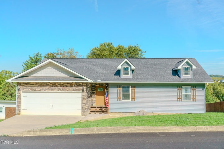 1st photo of 151 Clear Creek Way