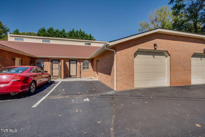 1st photo of 404 Phoenix Court