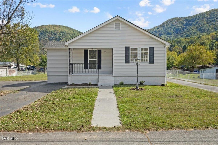 1st photo of 117 Cates Corner
