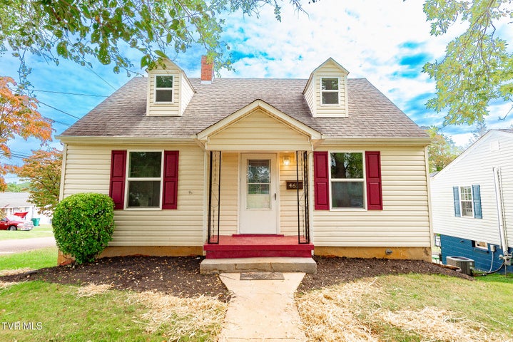 1st photo of 461 Douglas Street