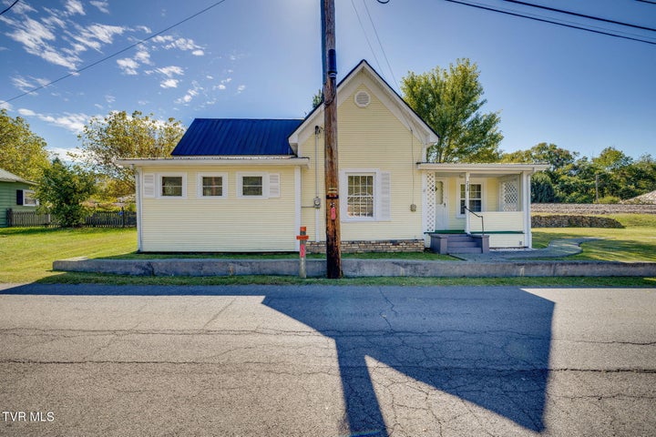 1st photo of 230 Old Fishery Road