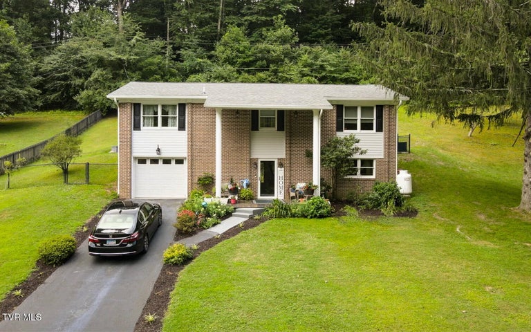 1st photo of 1736 Valley View Drive