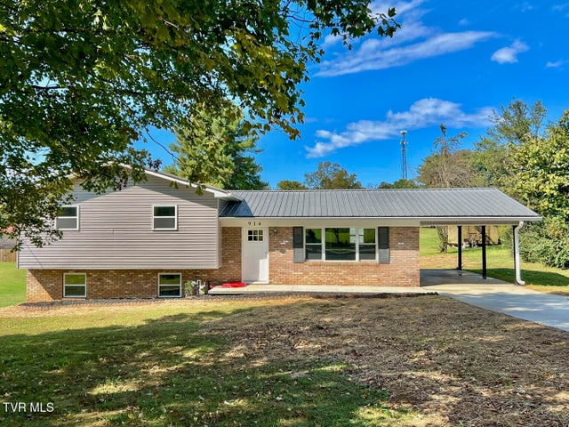 1st photo of 914 Flax Lane