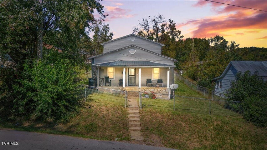 1st photo of 1620 Lake Street