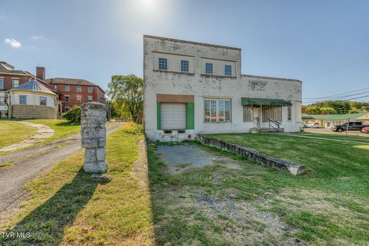 1st photo of 556 Main Street