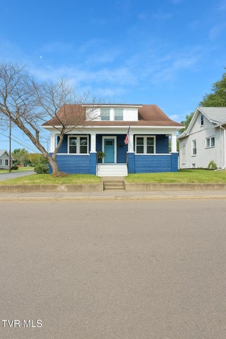 1st photo of 600 Moore Street Street