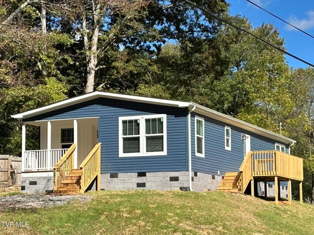1st photo of 6626 Collins Lane
