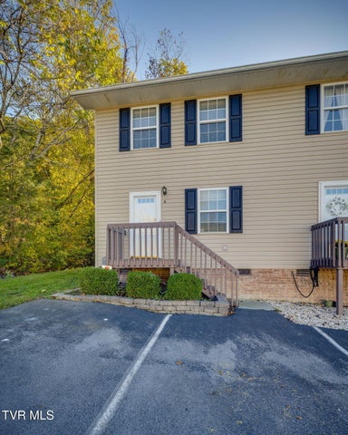 1st photo of 200 Arrowhead Drive Drive