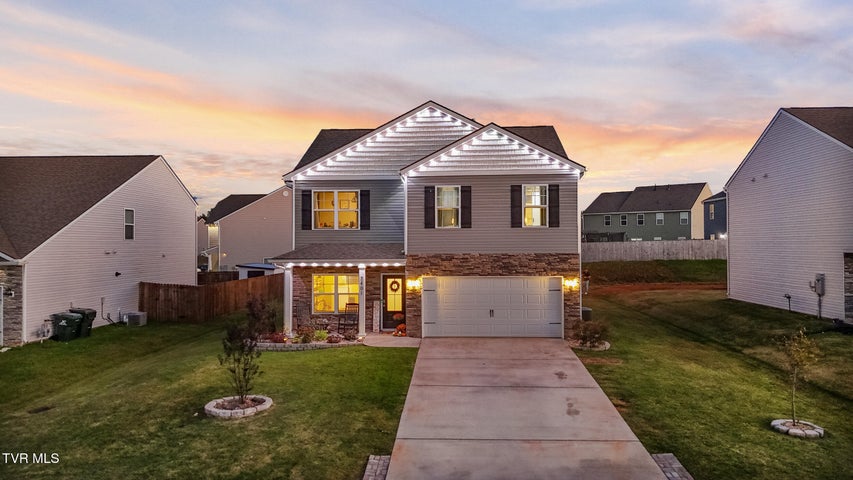 1st photo of 2401 Egret Lane