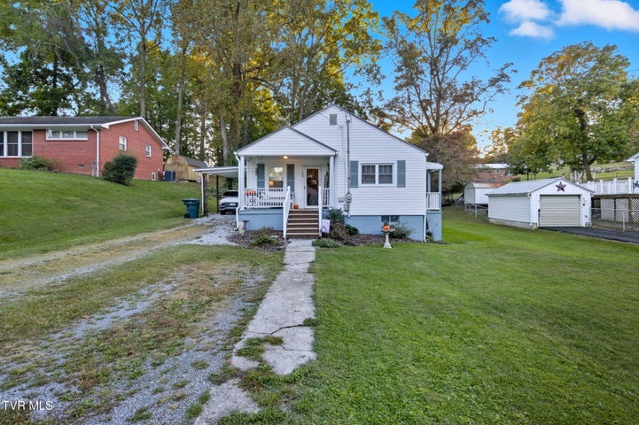 1st photo of 223 Forest Hills Drive