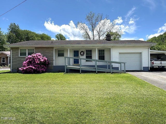 1st photo of 512 Cloudland Drive