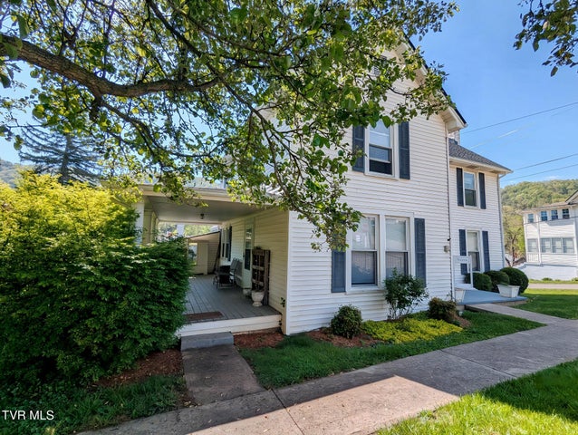 1st photo of 209 Cypress Street