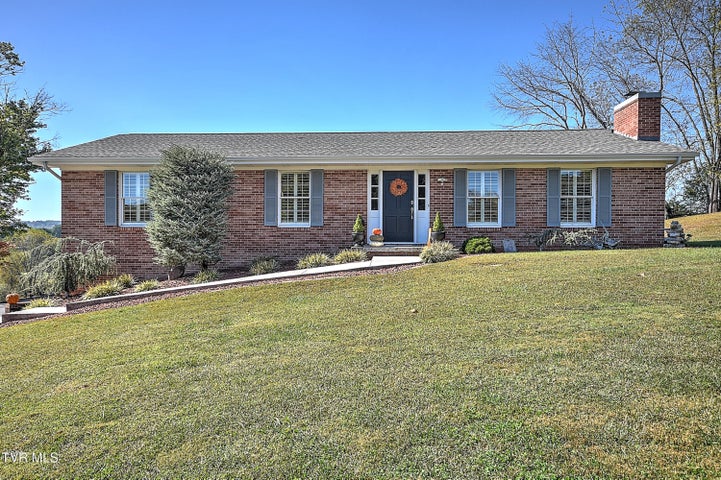 1st photo of 186 Woodway Circle