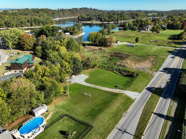 1st photo of 579 - 585 Carroll Creek Road