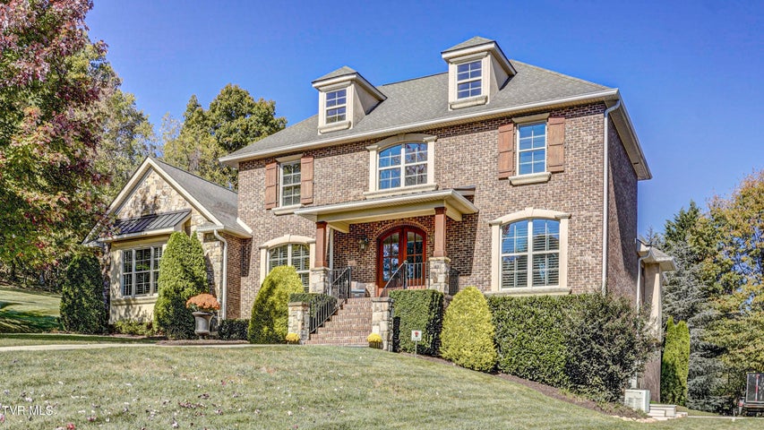 1st photo of 4 Periwinkle Court