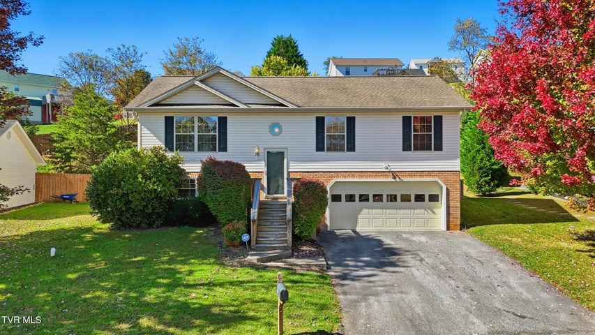 1st photo of 1245 Meadow Creek Lane