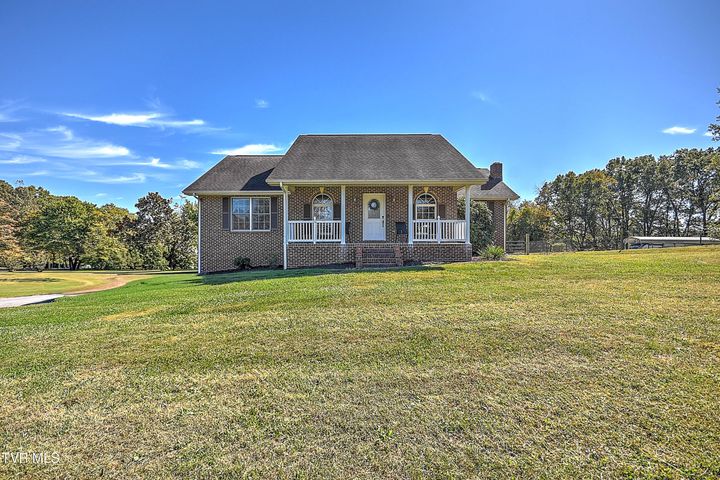 1st photo of 1009 Muddy Creek Road