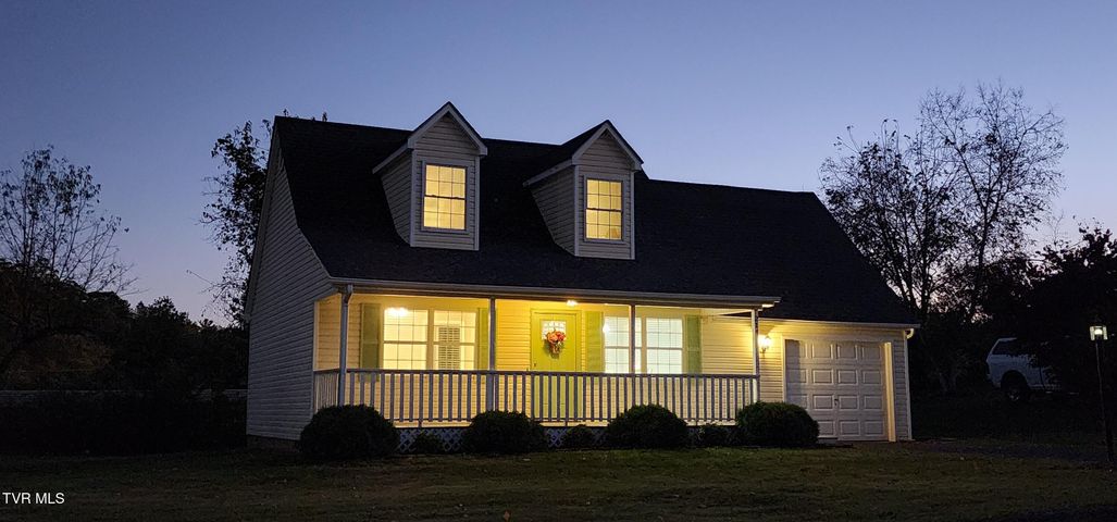 1st photo of 214 Hallock Drive