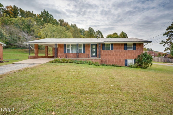 1st photo of 1006 Sylvan Circle