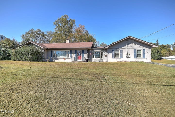 1st photo of 524 Dogwood Drive