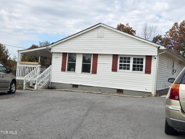 1st photo of 219 4th Street