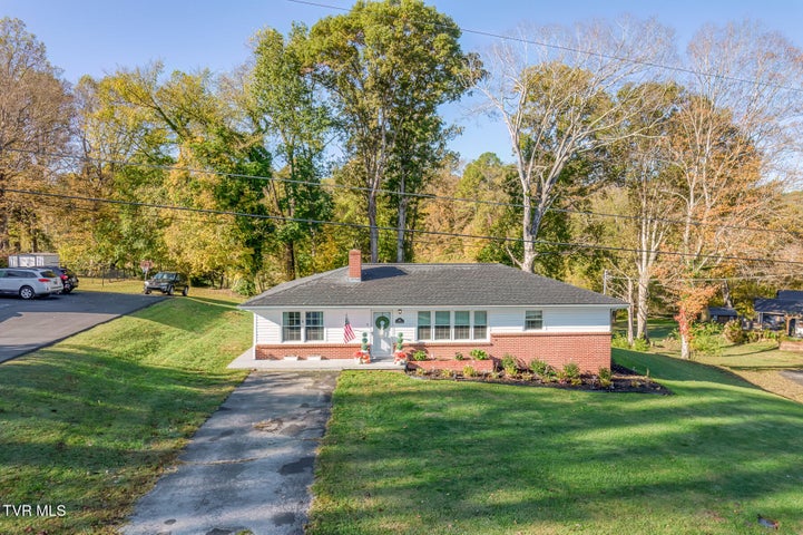 1st photo of 501 Golf Course Drive