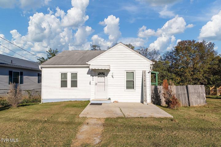 1st photo of 811 Crescent Street