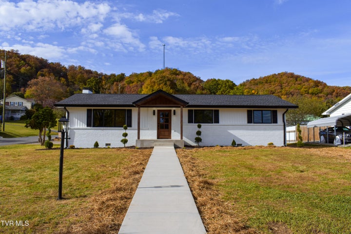 1st photo of 301 El Paso Drive