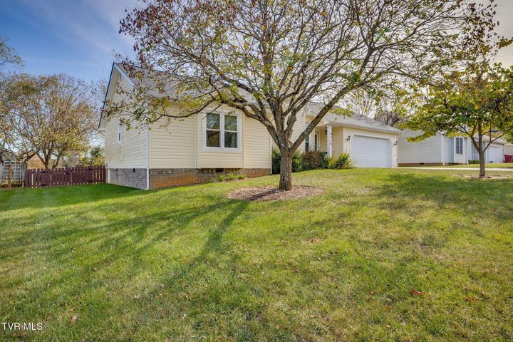 1st photo of 4116 Bradford Lane