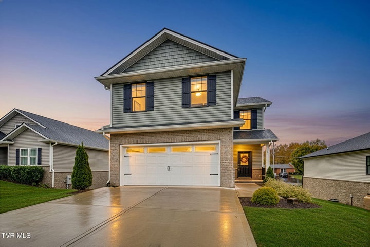 1st photo of 35 Palmetto Court