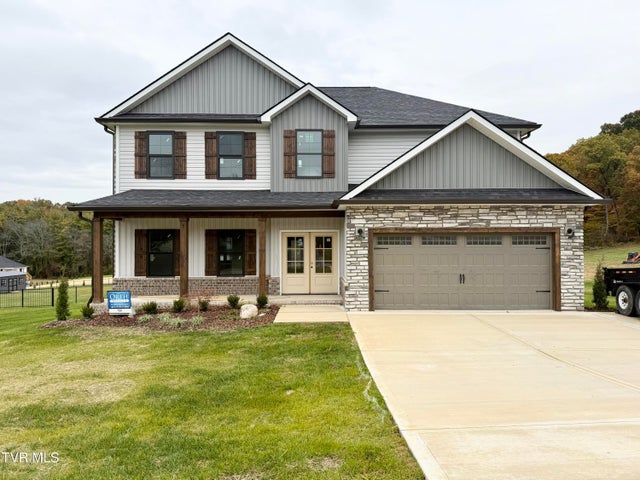 1st photo of 722 Tavern Hill Road