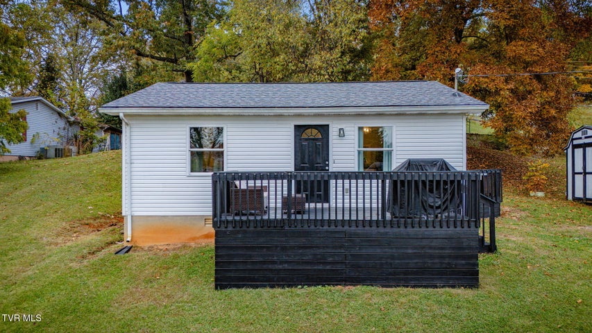 1st photo of 447 Pine Street