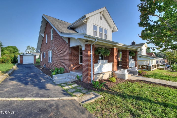 1st photo of 511 Watauga Avenue