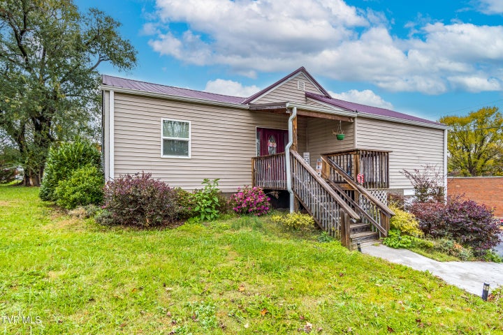 1st photo of 4242 Sullivan Gardens Drive